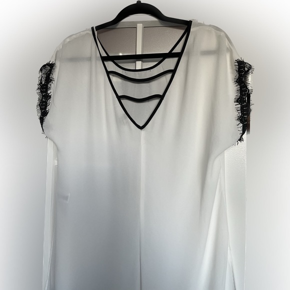 HeartSoul black and white tunic style blouse. Size L‎ - Picture 2 of 6
